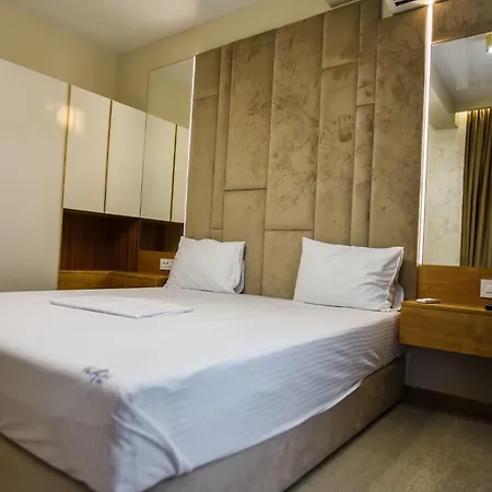Hotel Vibe 4*